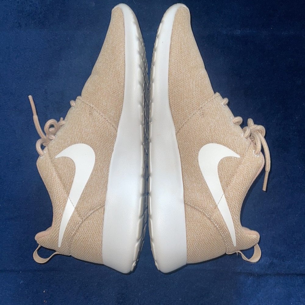 Used womens nike presto size 9